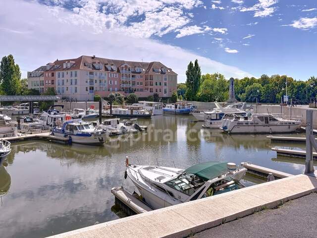 Fonds de commerce Bar/restaurant/Brasserie à vendre Port de Cergy (95) — photo du bien