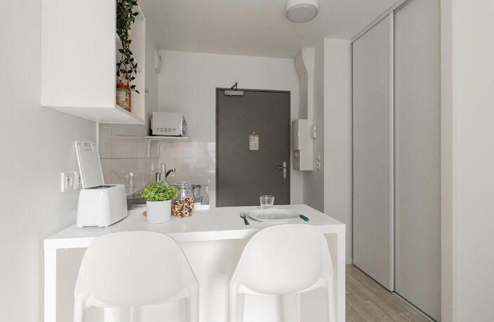 Cadre verdoyant et belle luminosité pour ce studio étudiant à Nantes — photo 5