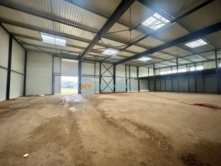 LOUVRES : A VENDRE Entrepôt  neuf de 440m² — photo 1