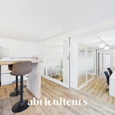 Bureau 4 pièces 187550 €