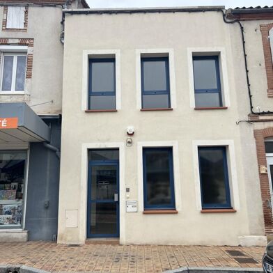 Local industriel 6 pièces 155900 €