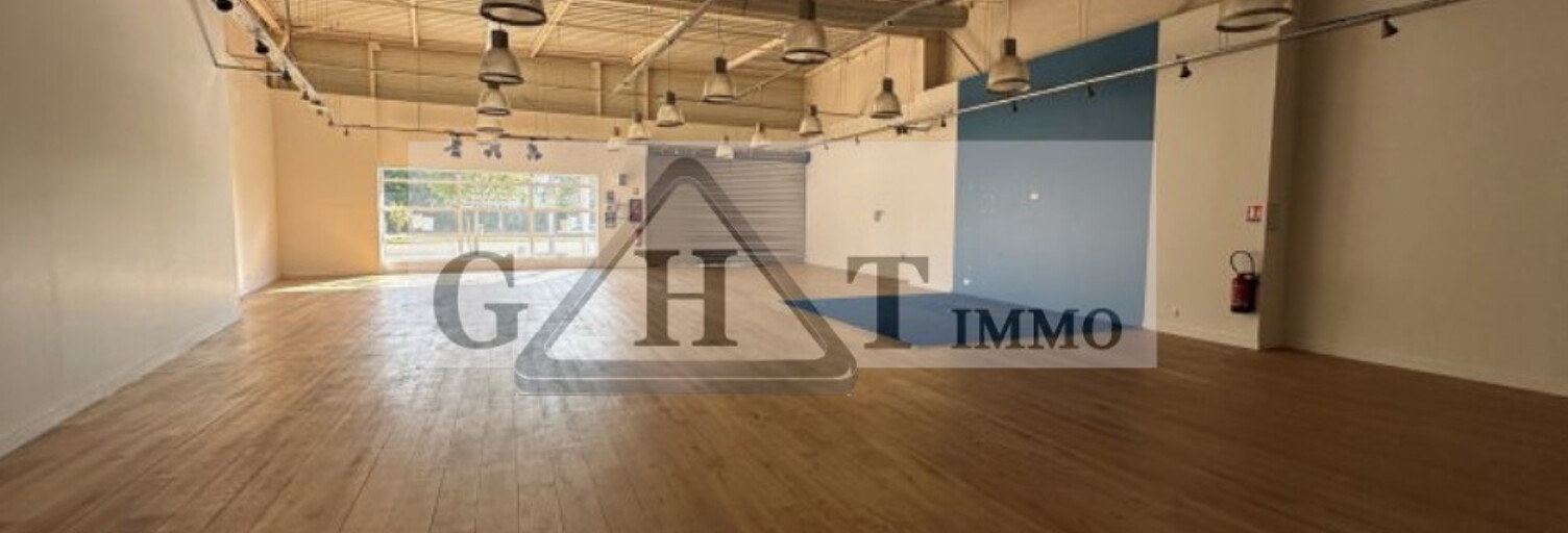Local industriel  409 m² à louer à Maurepas (78310)