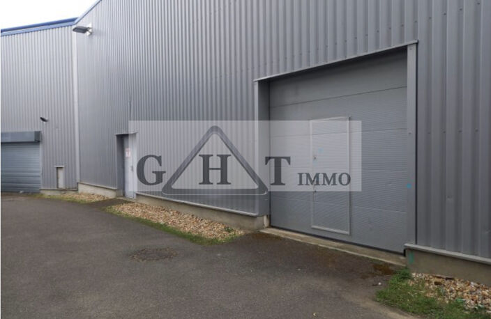 CELLULE DE 409 M2 À LOUER MAUREPAS 78310 ! — photo 2