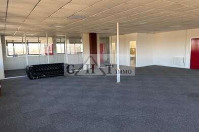 Bureau  2560 €