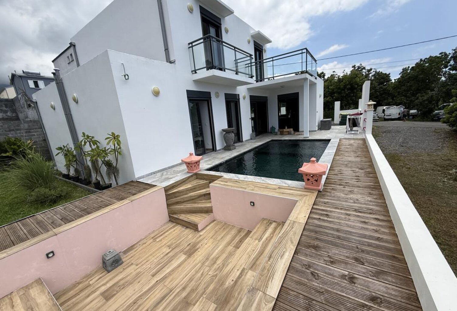 À vendre à Sainte-Rose : villa de 146m2 avec terrasse avec K — photo 1