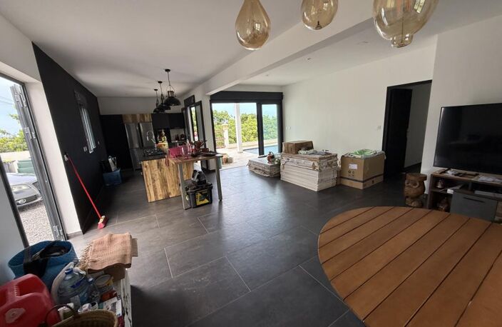 À vendre à Sainte-Rose : villa de 146m2 avec terrasse avec K — photo 2