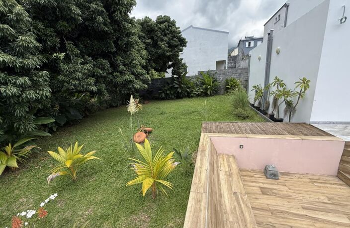 À vendre à Sainte-Rose : villa de 146m2 avec terrasse avec K — photo 5