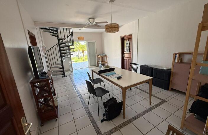 Villa F6 de 170 M2 avec piscine à Saint-Benoît — photo 3