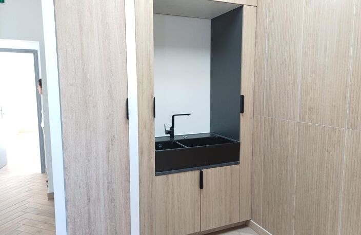 2 bureaux à partir de 33.26  m² Sainte-Clotilde — photo 5