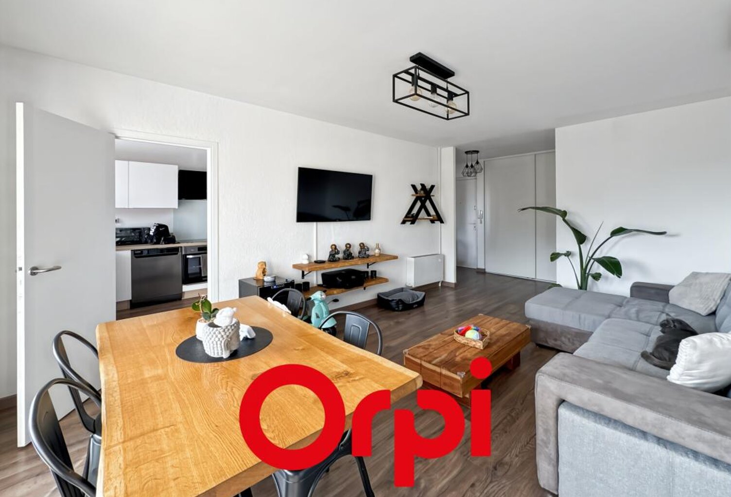 Appartement à vendre La Ciotat - Ascenseur - Rénové - Proche commodités — photo 1