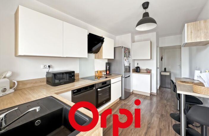 Appartement à vendre La Ciotat - Ascenseur - Rénové - Proche commodités — photo 2