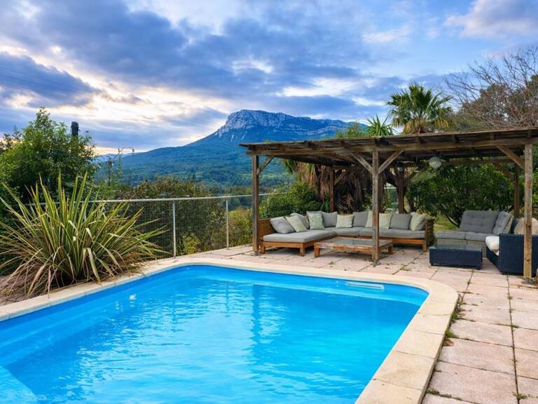 SOLLIES-VILLE: VUE MER & CALME POUR CETTE MAGNIFIQUE VILLA — photo 1