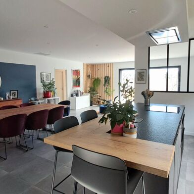 Maison 5 pièces 699300 €