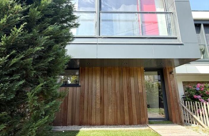LA BAULE Maison contemporaine d'exception, Emplacement premium. A pied de la Place du marché et des commerces, 5 chambres — photo 3