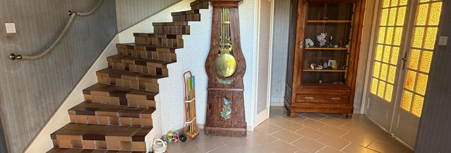 Maison 10 Pièces 221 m² à vendre à Lurcy-Lévis (03320)