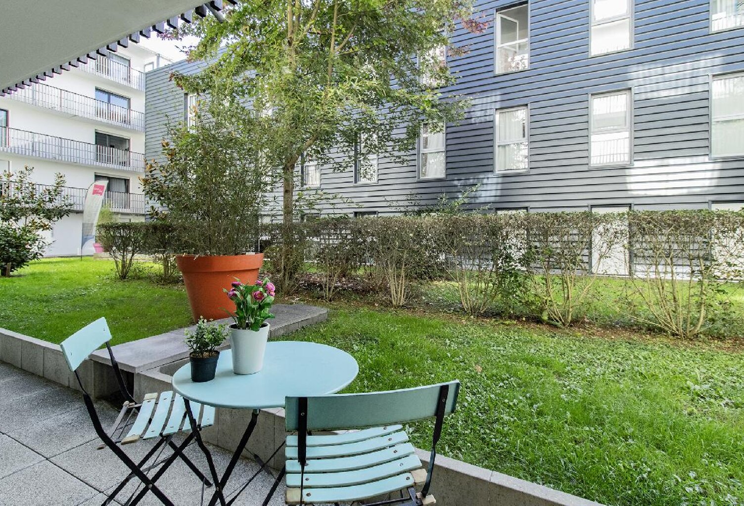 Confort étudiant : studio meublé en rez de jardin avec place de parking — photo 1