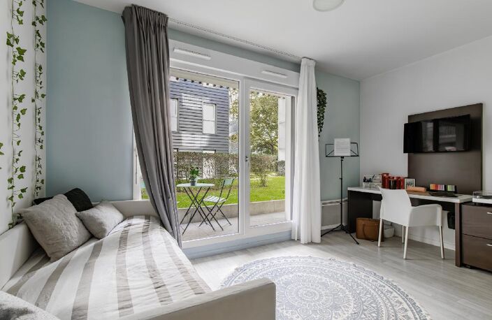 Confort étudiant : studio meublé en rez de jardin avec place de parking — photo 2