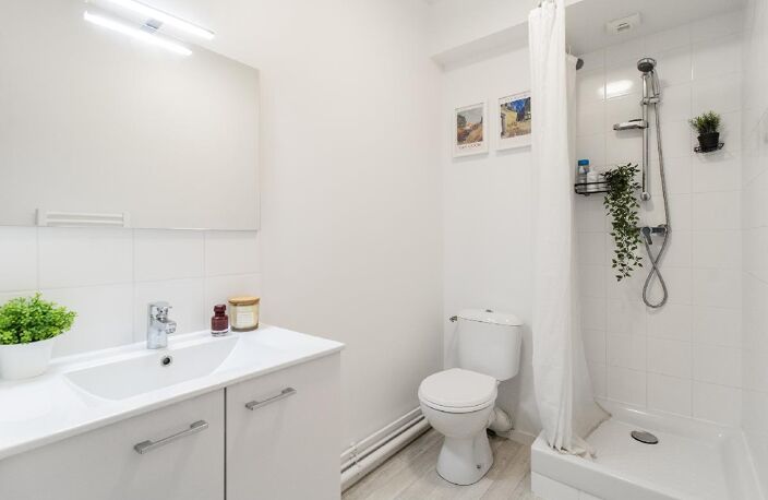 Confort étudiant : studio meublé en rez de jardin avec place de parking — photo 5
