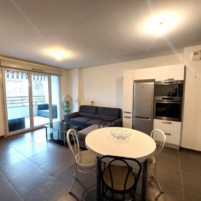 Appartement 2 pièces 750 €