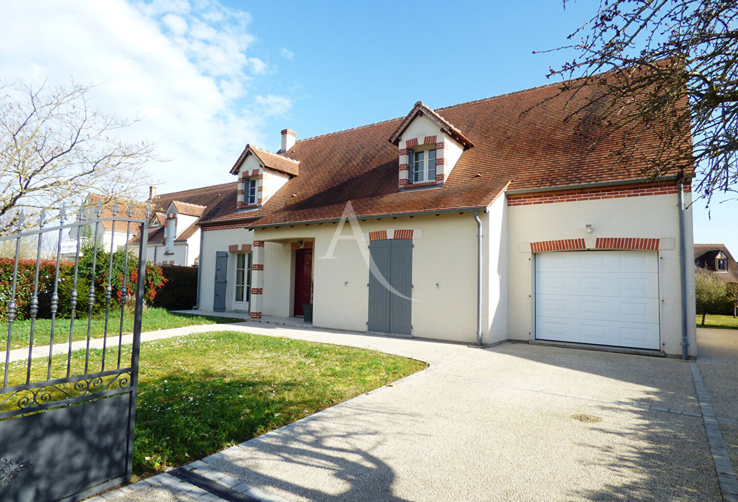 Maison Jargeau 6 pièce(s) 171 m2 — photo 1