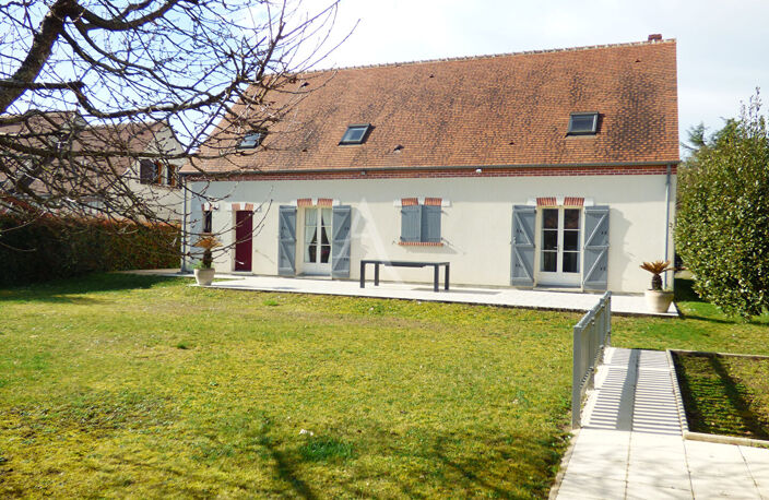 Maison Jargeau 6 pièce(s) 171 m2 — photo 2