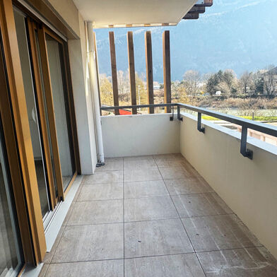 Appartement 3 pièces 245288 €