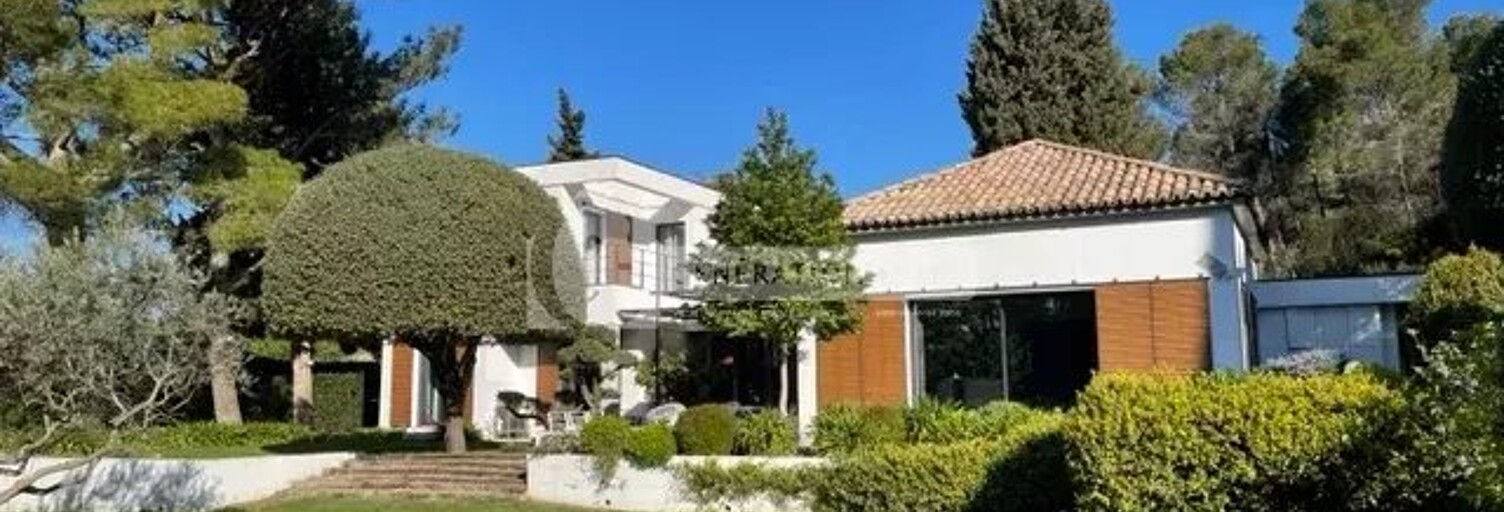 Maison 4 Pièces 253 m² à louer à Paradou (13520)