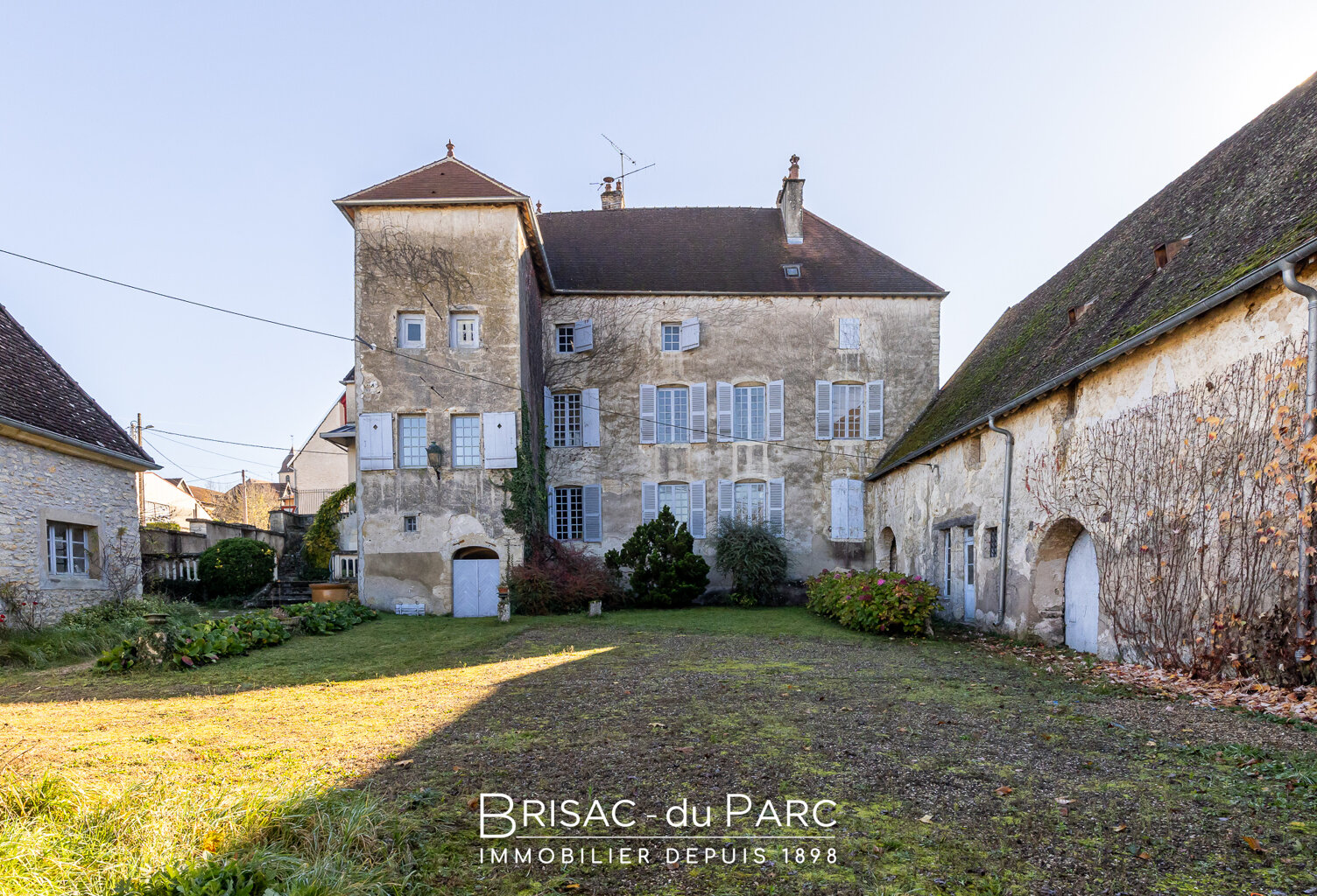 HAUTE SAÔNE, à 10 min. de GRAY - Belle propriété XVIIIème avec dépendances sur 1,2ha environ, à rénover — photo 1