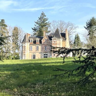 Maison 13 pièces 842700 €