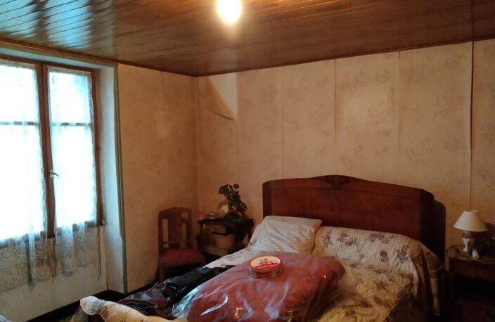 Lot d'une maison  112 m2 A RENOVER  +hangars770 m2 — photo 2