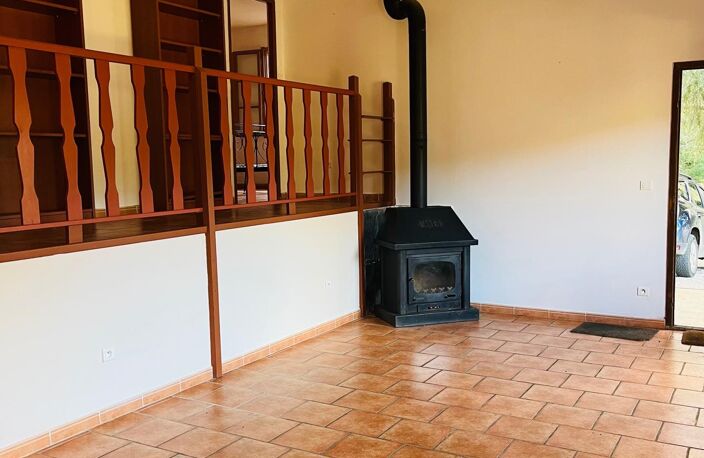 Maison de plain-pied bien construite. — photo 4
