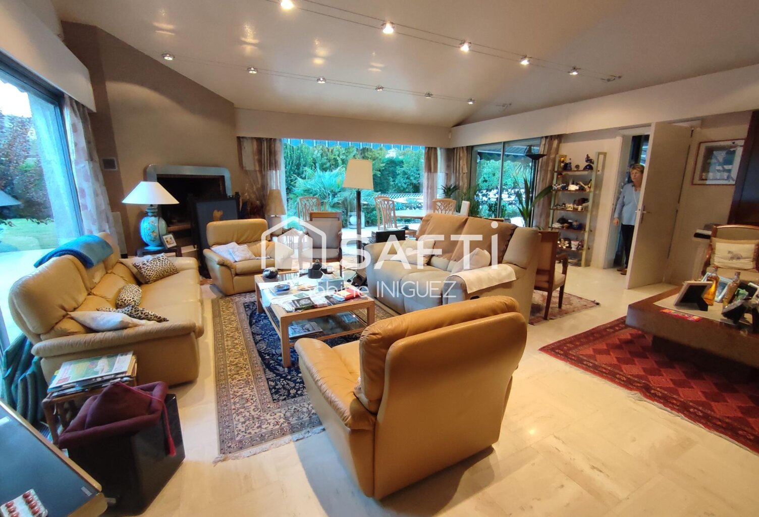 MAISON DE PLAIN PIED, PISCINE, PAS DE VIS A VIS — photo 1