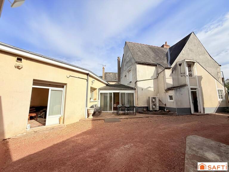 Centre Ville proximité commerces grande maison familiale avec atelier et dépendances — photo 1