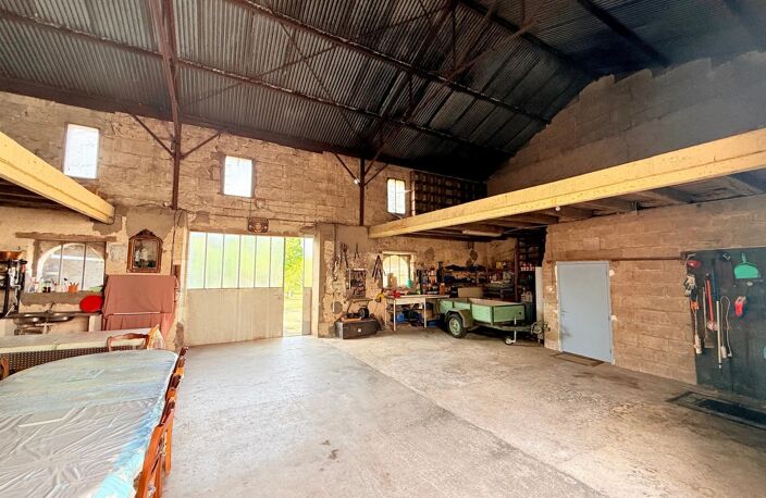 Centre Ville proximité commerces grande maison familiale avec atelier et dépendances — photo 2