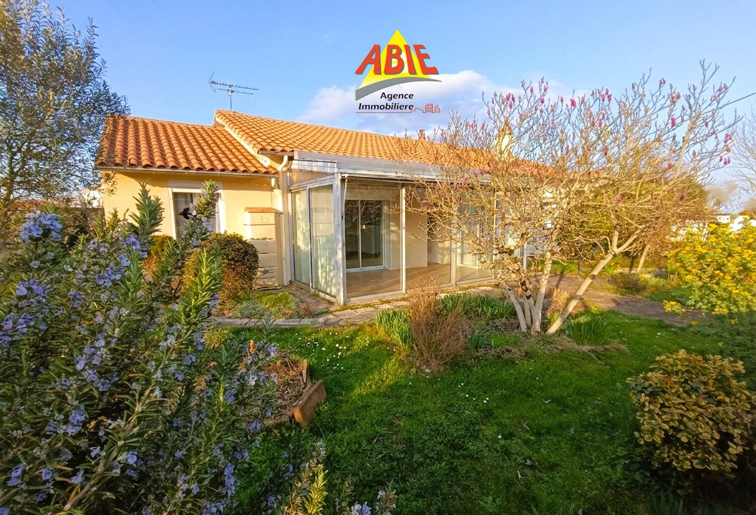Maison de plain-pied avec jardin et garage   Secteur recherc — photo 1