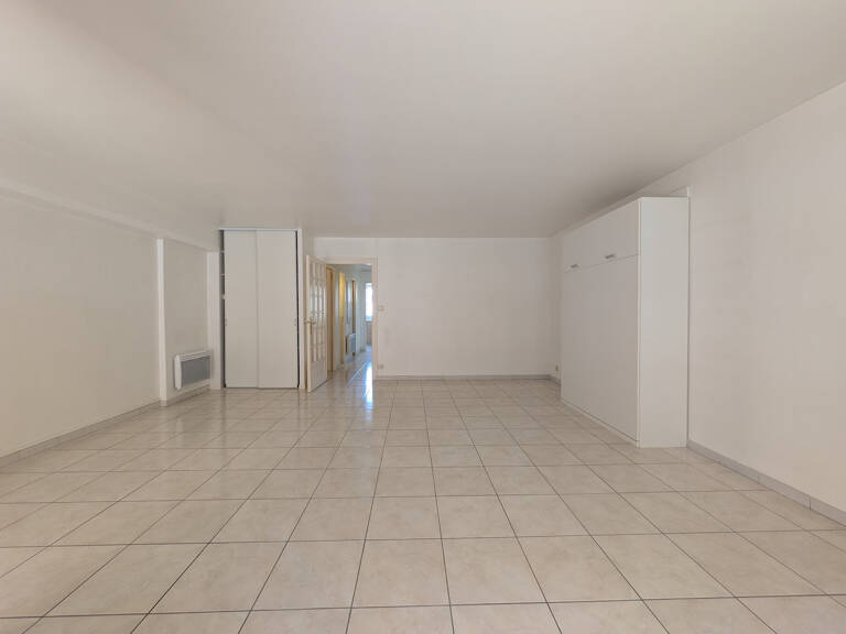 Hyères proche centre-ville T3 transformé en grand T2 de 66.5 — photo 1