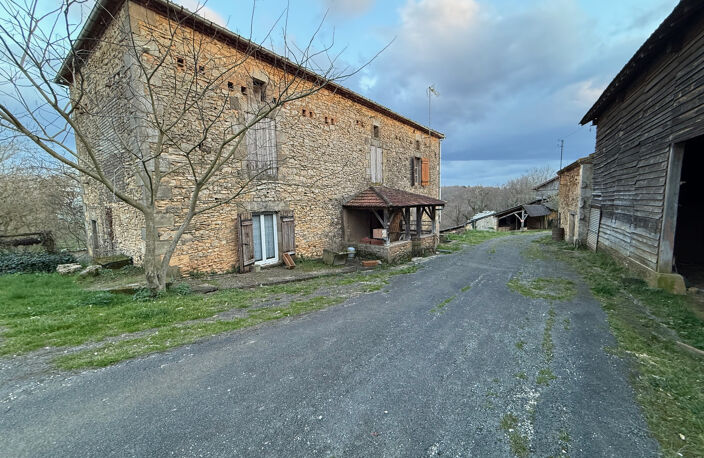 Dans la campagne de Gavaudun tout près de Lacapelle-Biron, m — photo 2