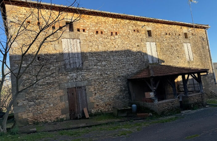 Dans la campagne de Gavaudun tout près de Lacapelle-Biron, m — photo 3