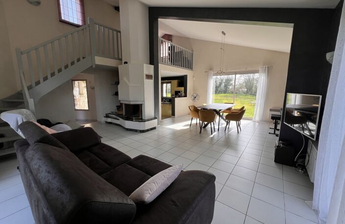 maison/villa 4 pièce(s) 119 m2 — photo 2