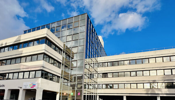 Local commercial 4 pièces  à louer Hyères 83400