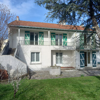 Maison 8 pièces 665600 €