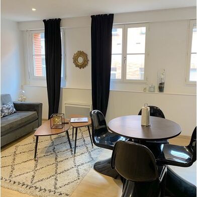 Appartement 2 pièces 831 €