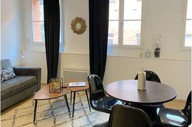 Appartement 2 pièces 831 €