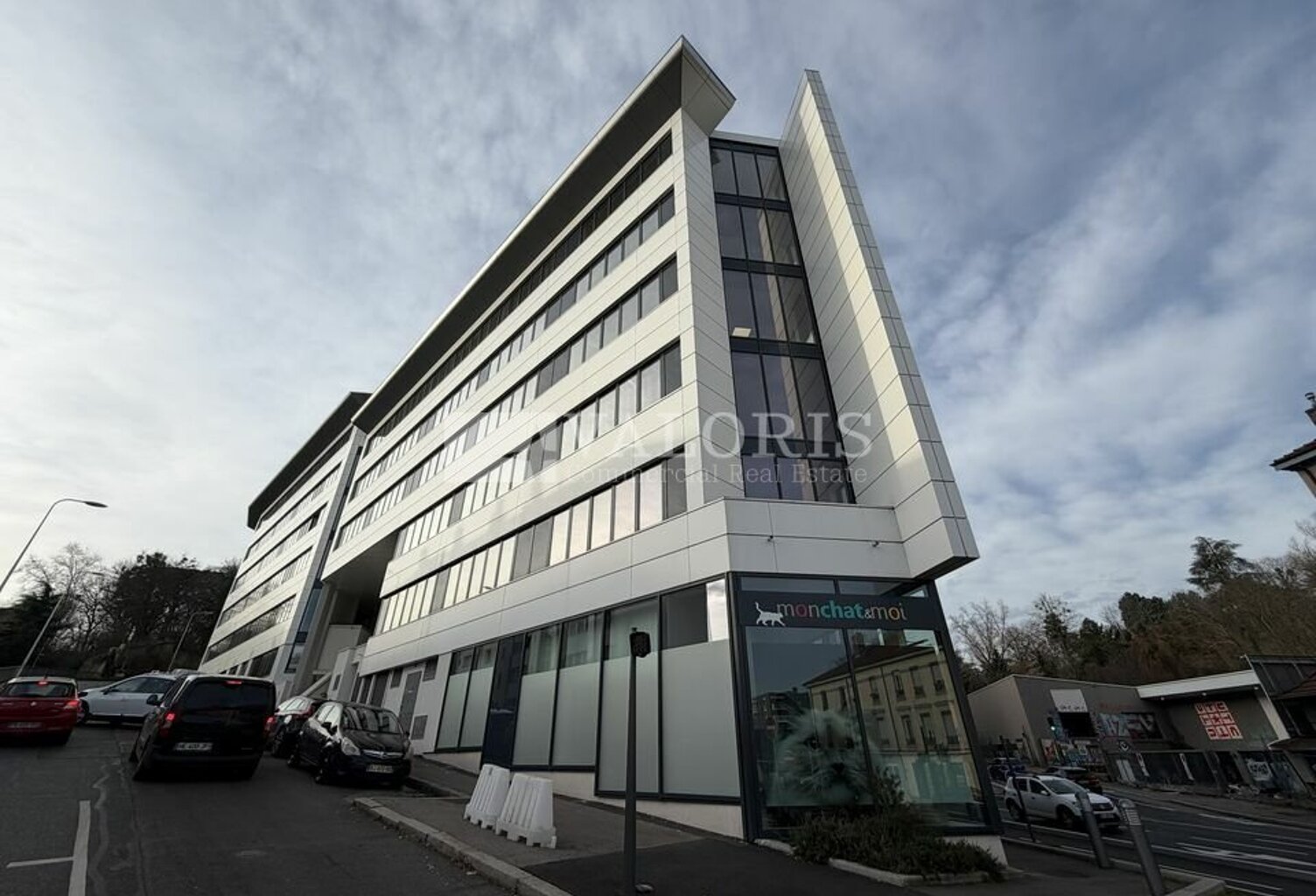 BUREAUX à LOUER — photo 1