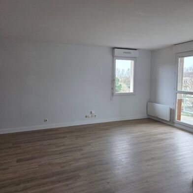 Appartement 3 pièces 819 €