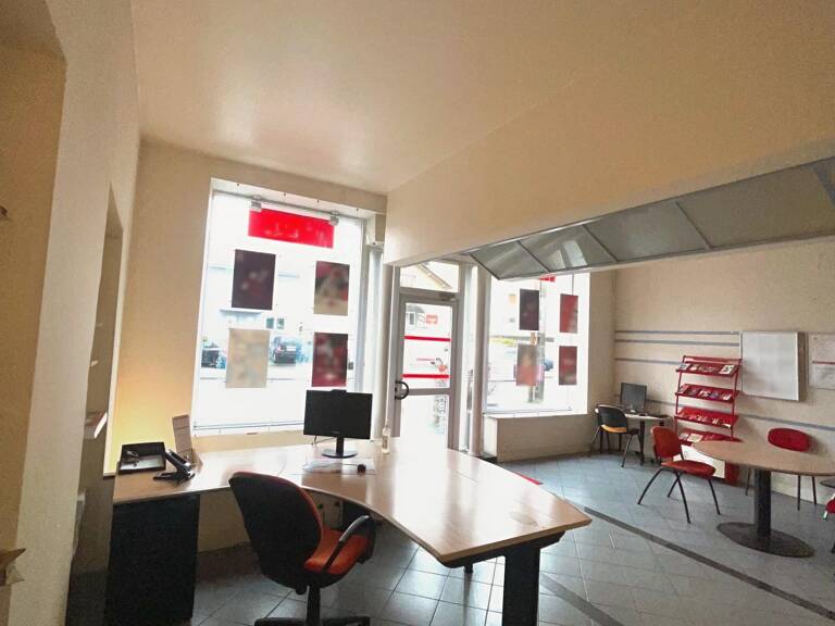 TRES BEAU LOCAL DIVISIBLE EN DEUX OU OPEN SPACE POUR COWORKING — photo 1