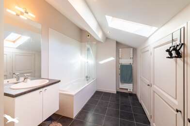 Appartement 4 pièces 164000 €