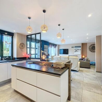 Appartement 6 pièces 338000 €