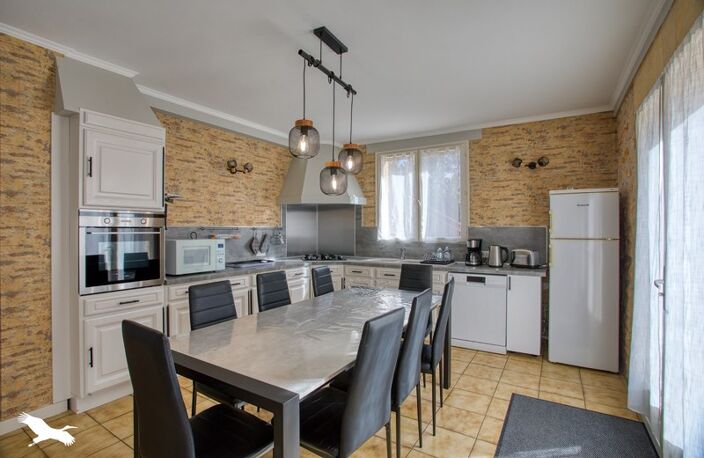 Maison en pierre de 8 pièces principales — photo 2