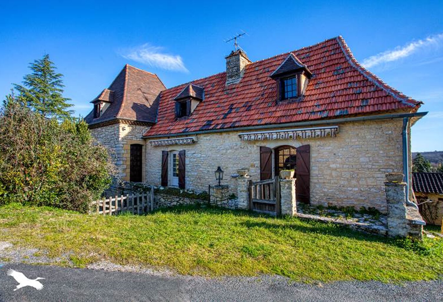 Maison en pierre de 9 pièces principales — photo 1